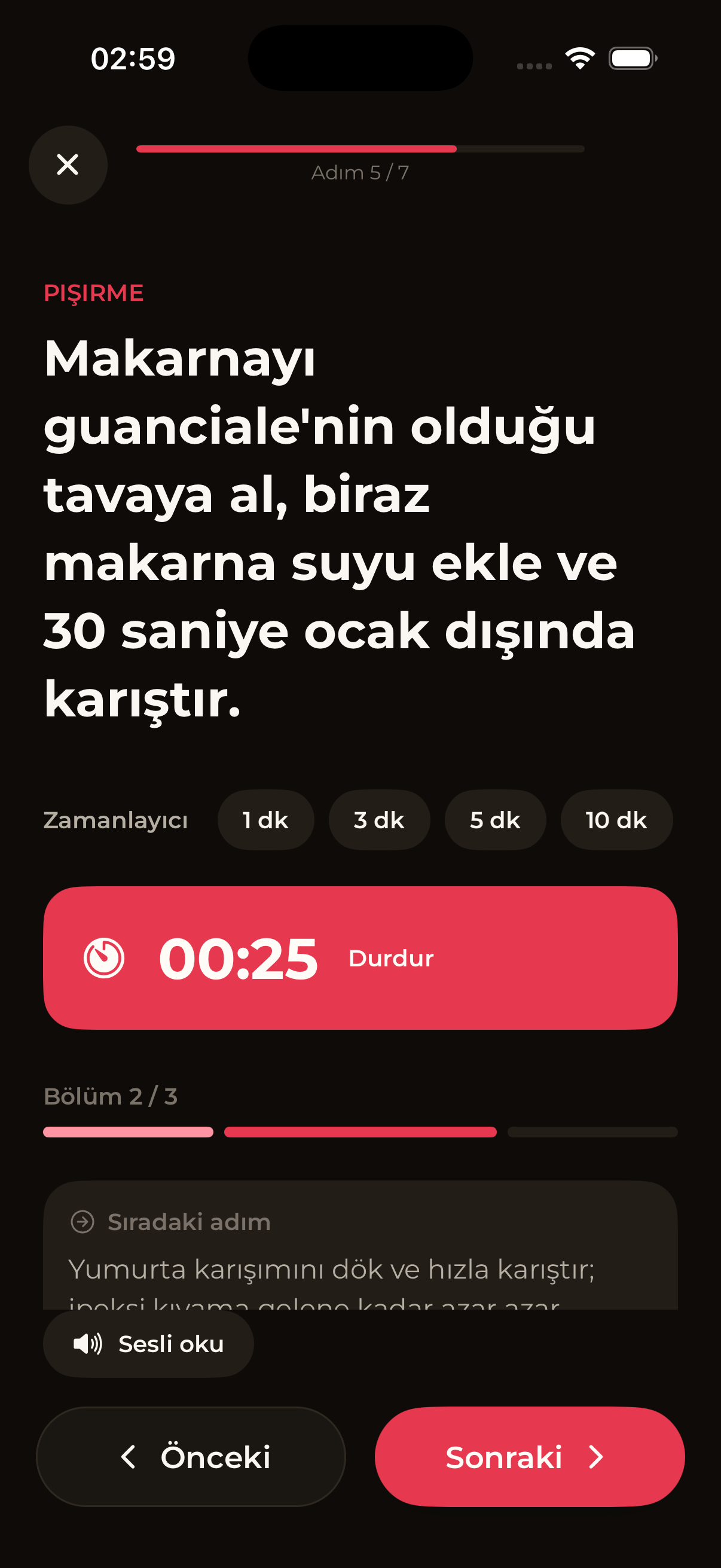 CheffEye Pişirme Modu: 7 adımdan 5'i, büyük yazılı talimat, zamanlayıcı çipleri, aktif 24 saniyelik sayaç, sonraki adım önizlemesi ve Sesli oku + İleri butonları.